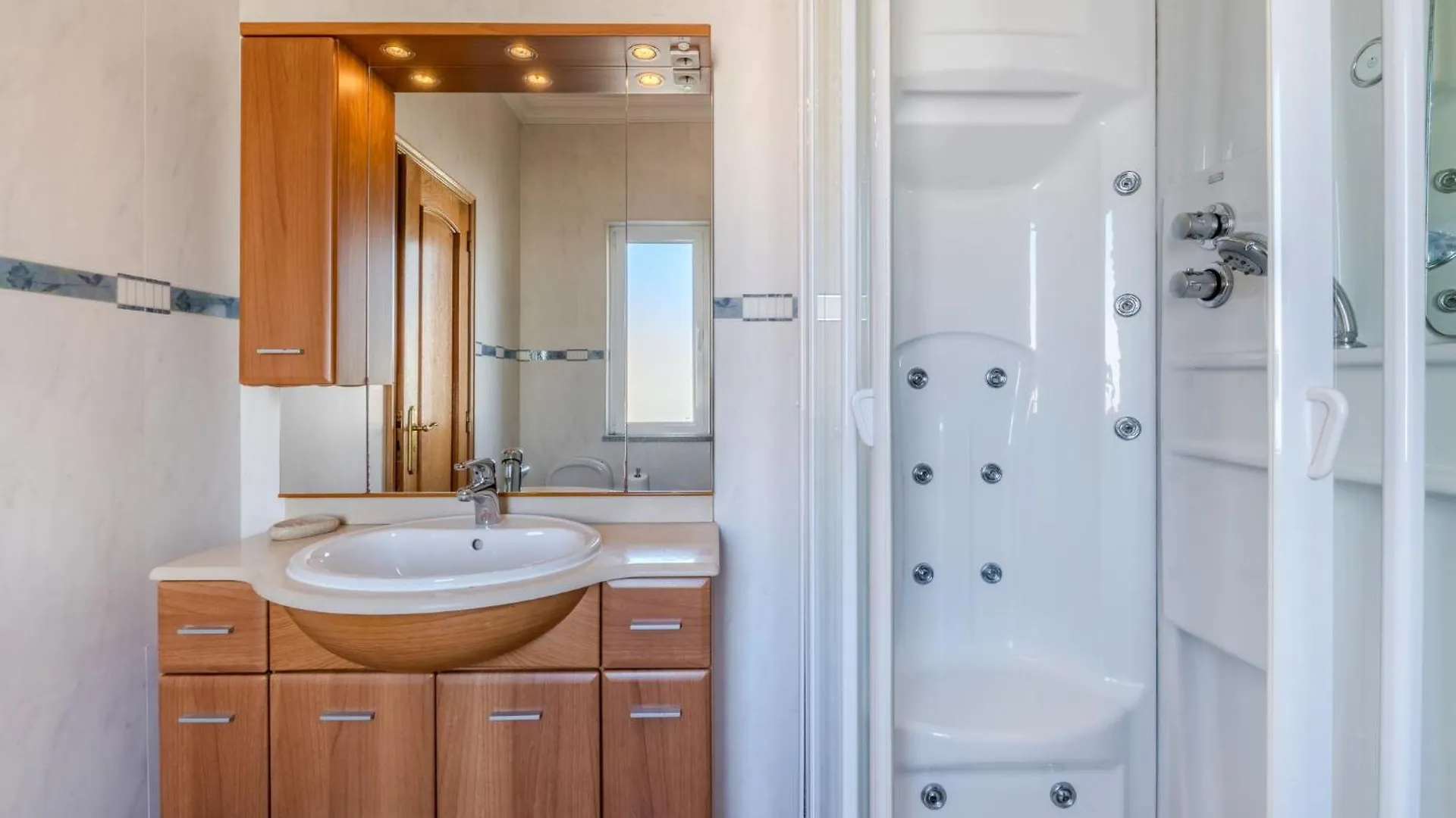 Villa Colibri By Interhome Patroves